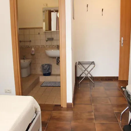 Bed & Breakfast Adriana 2*